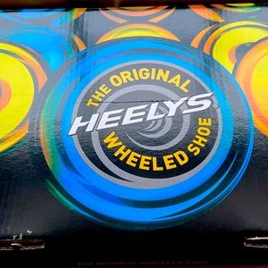 ⭐️Brand New- Never worn⭐️HEELYS size 6 youth boys.